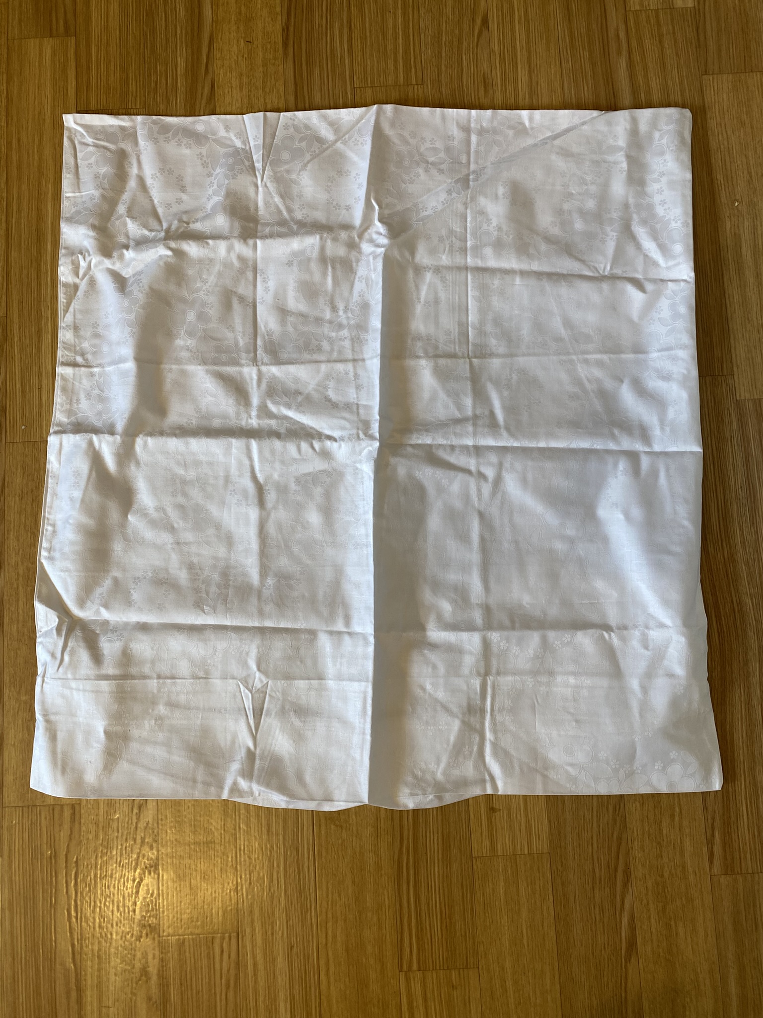 T07-001 Kissenbezug weiß (Bett)