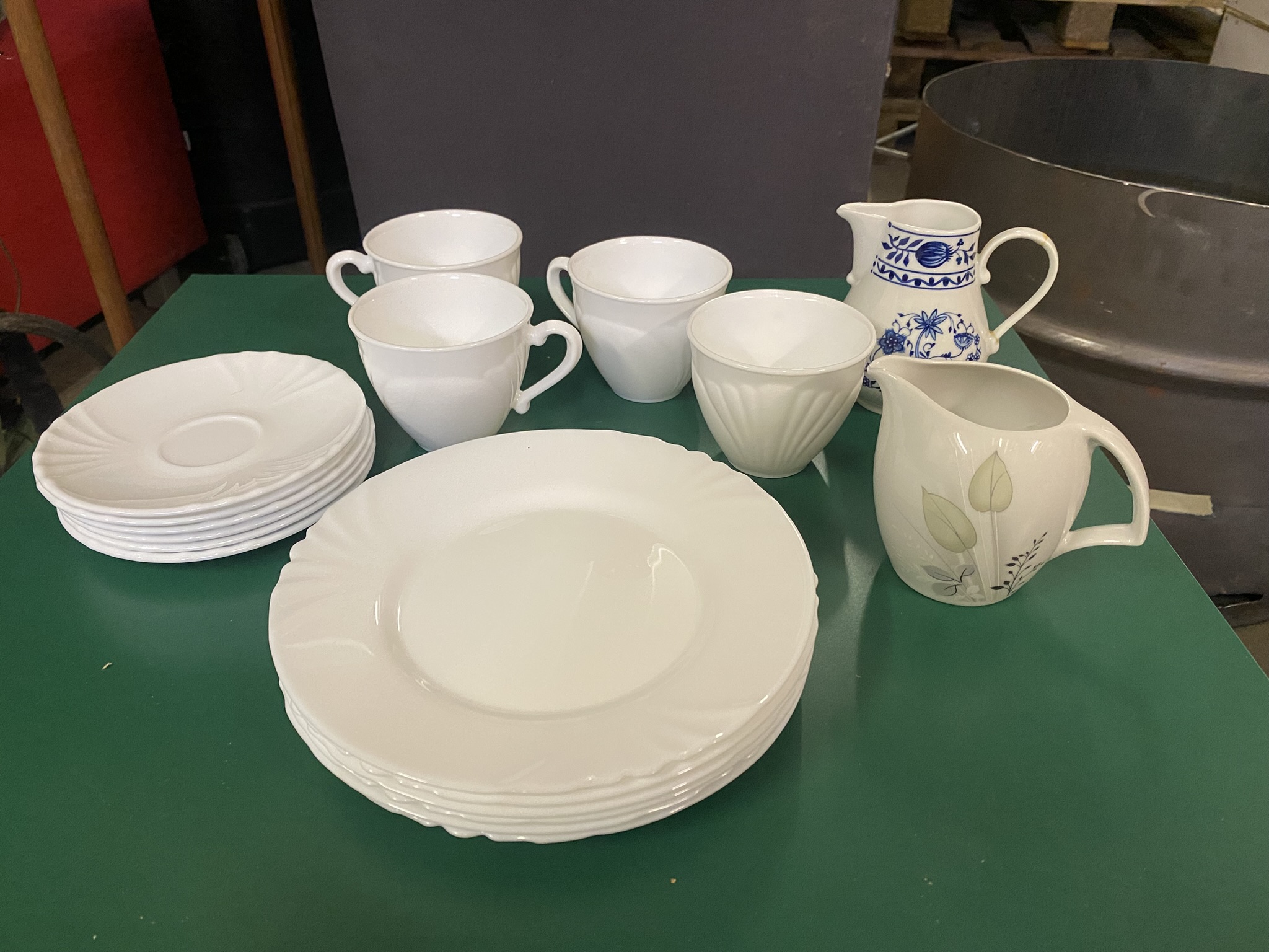 A06-009 Teeservice weiß