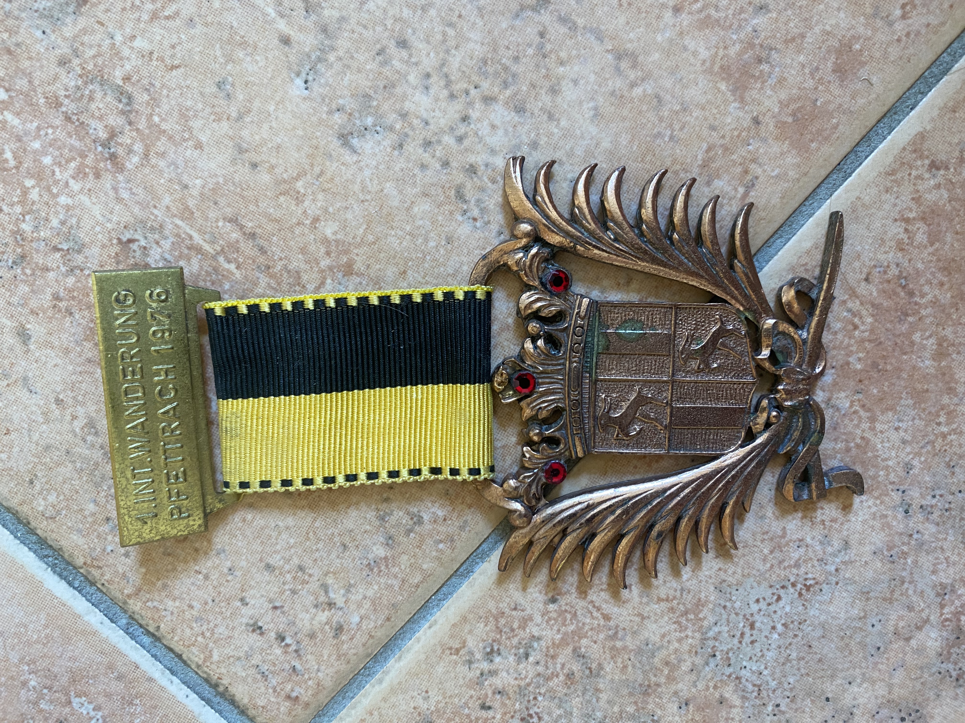 V01-048 Orden Wandertag