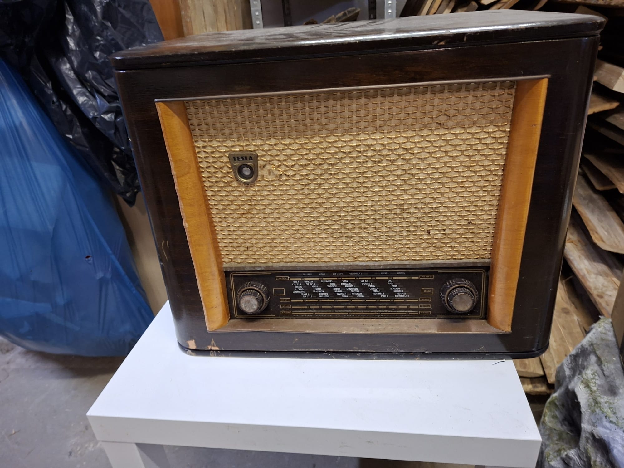 A01-028 Röhrenradio alt groß