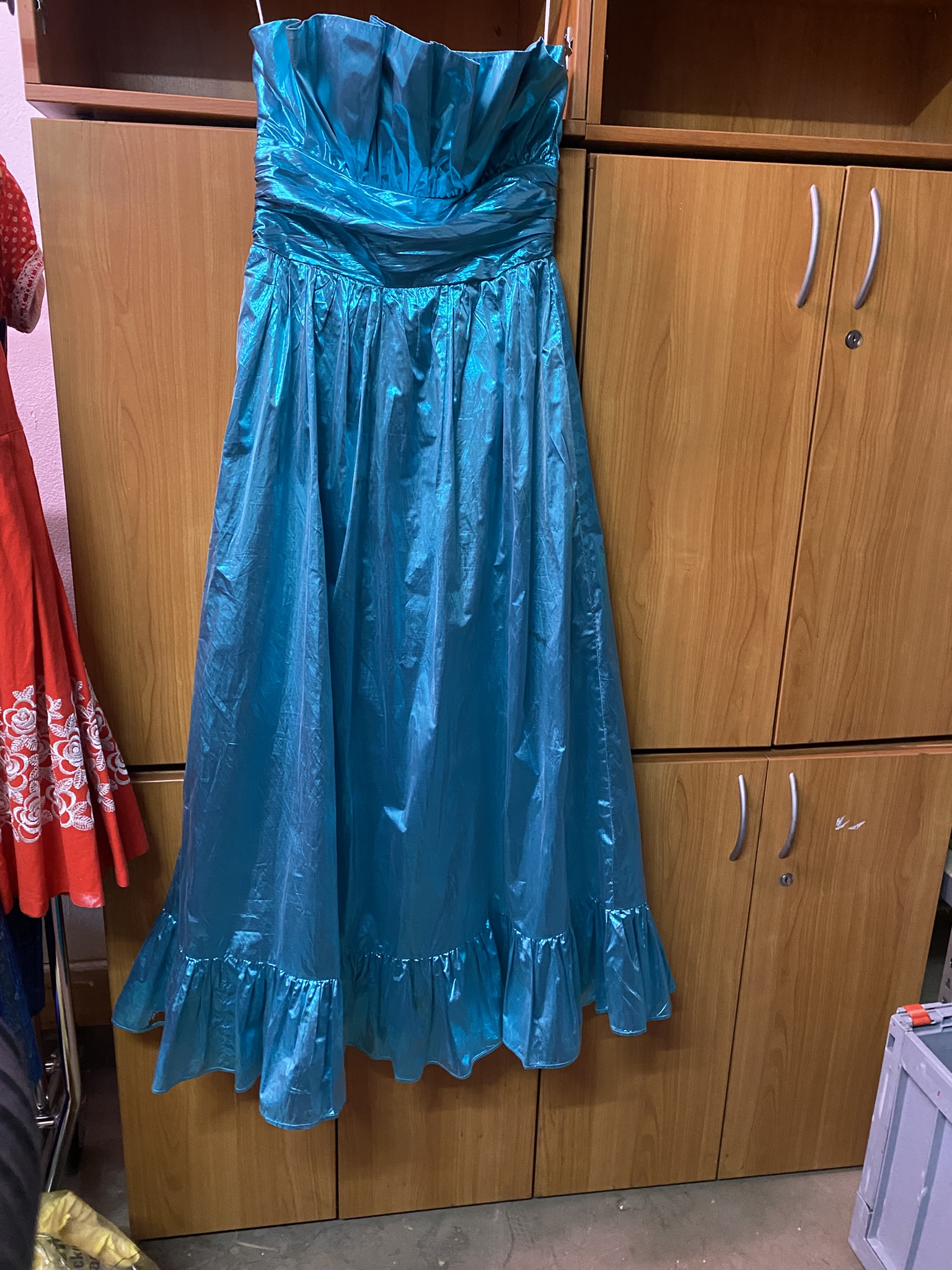 K121 Kleid trägerlos