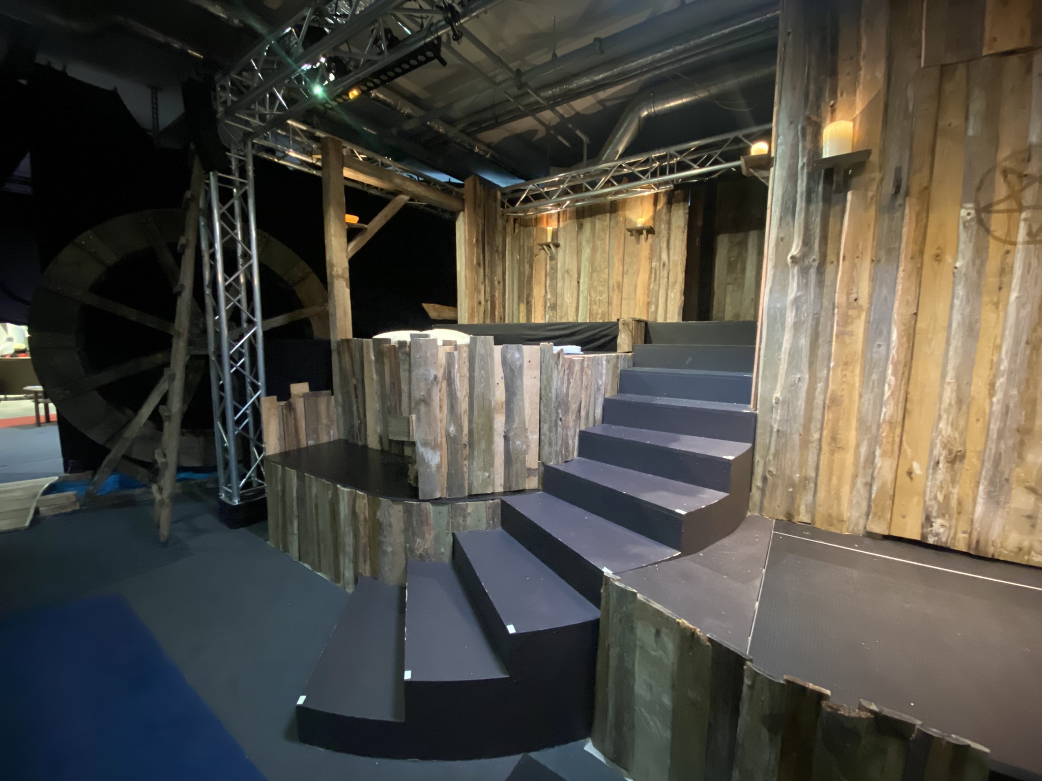 EX01-018 Treppe groß